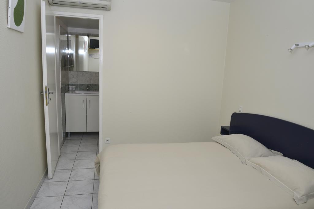 Hotel Des Arceaux Saint-Sever  Екстер'єр фото