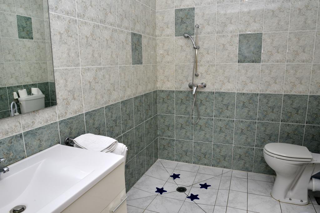 Hotel Des Arceaux Saint-Sever  Екстер'єр фото
